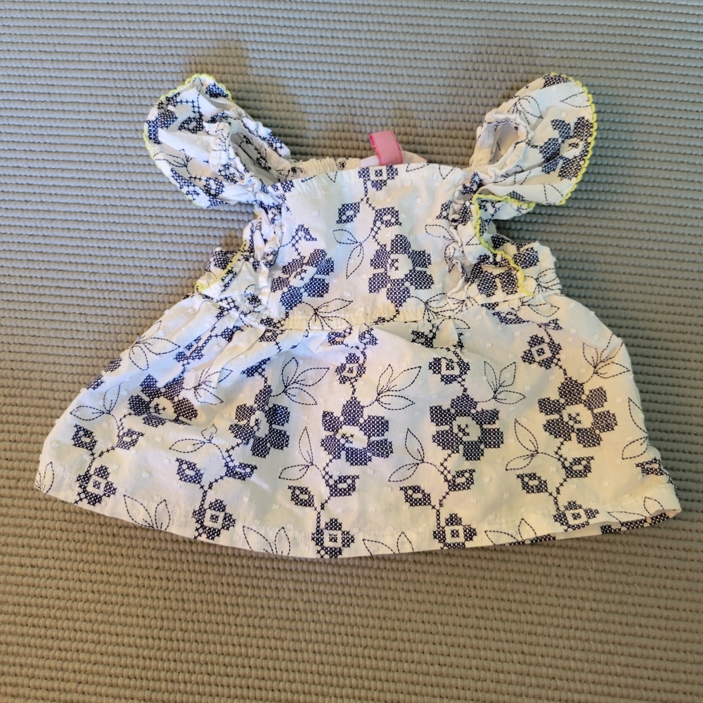 👶🏼 4/$10 12-18 Month Short Sleeve Dress Top Baby Blue Flowers Cross Stitch